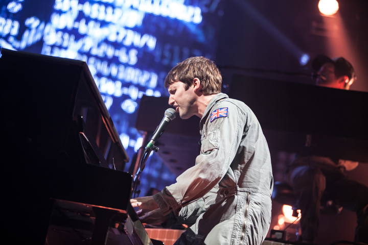 James Blunt @ Vorst Nationaal, picture 7, photographed by Dorien Goetschalckx - FrontView Magazine