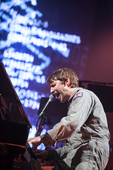 James Blunt @ Vorst Nationaal, picture 8, photographed by Dorien Goetschalckx - FrontView Magazine