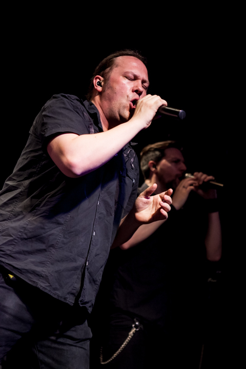 Van Canto @ 013, picture 11, photographed by Dorien Goetschalckx - FrontView Magazine