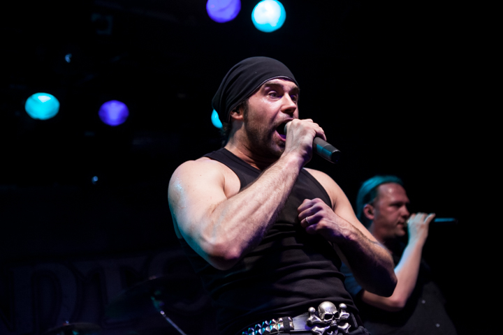 Van Canto @ 013, picture 12, photographed by Dorien Goetschalckx - FrontView Magazine