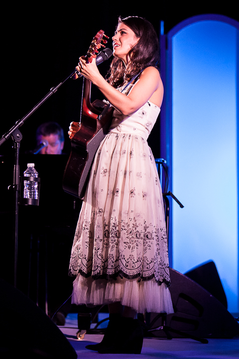 Katie Melua @ Koninklijk Circus, picture 2, photographed by Dorien Goetschalckx - FrontView Magazine