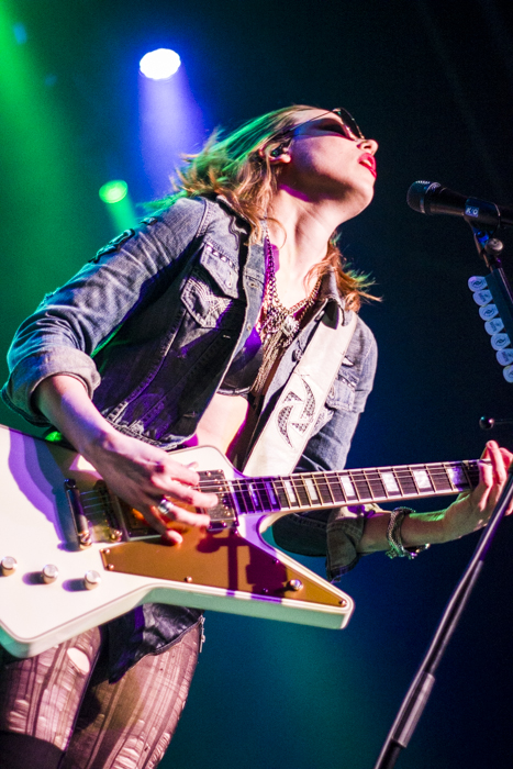 Halestorm + The Smoking Hearts + Dayshell @ Trix, picture 2, photographed by Geert Pieters - FrontView Magazine