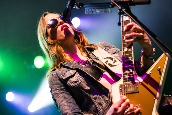 Halestorm + The Smoking Hearts + Dayshell @ Trix, picture 3, photographed by Geert Pieters - FrontView Magazine