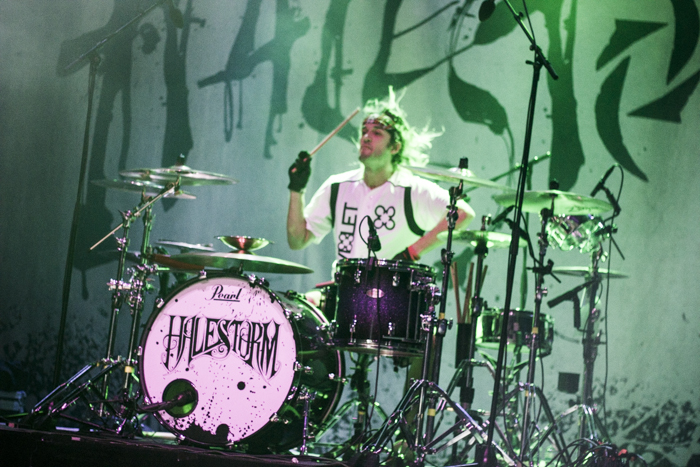 Halestorm + The Smoking Hearts + Dayshell @ Trix, picture 5, photographed by Geert Pieters - FrontView Magazine
