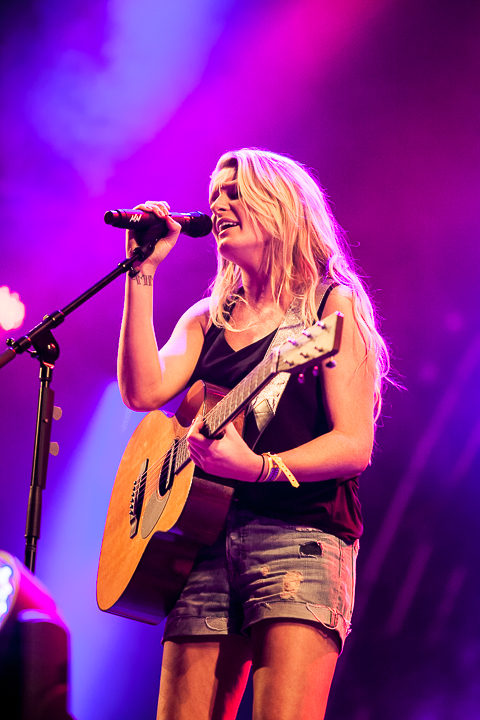 Miss Montreal @ Paaspop 2014, foto 5, foto's door Dorien Goetschalckx - FrontView Magazine