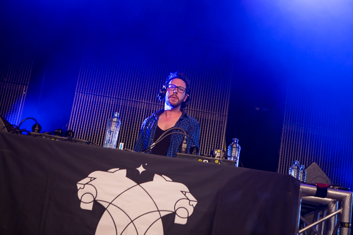 Coely @ Paaspop 2014, picture 7, photographed by Dorien Goetschalckx - FrontView Magazine