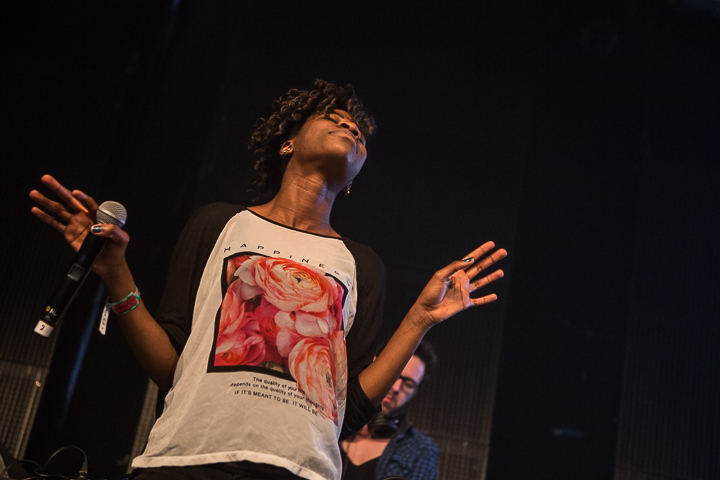 Coely @ Paaspop 2014, picture 9, photographed by Dorien Goetschalckx - FrontView Magazine