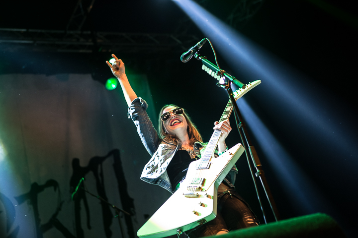 Halestorm @ Paaspop 2014, foto 12, foto's door Dorien Goetschalckx - FrontView Magazine