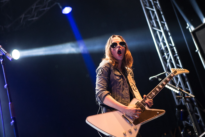 Halestorm @ Paaspop 2014, foto 18, foto's door Dorien Goetschalckx - FrontView Magazine