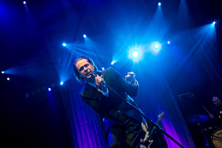 Hans Teeuwen & The Painkillers @ Paaspop 2014, foto 2, foto's door Dorien Goetschalckx - FrontView Magazine