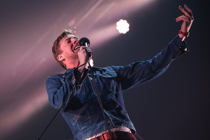 Kaiser Chiefs @ Paaspop 2014, foto 13, foto's door Dorien Goetschalckx - FrontView Magazine