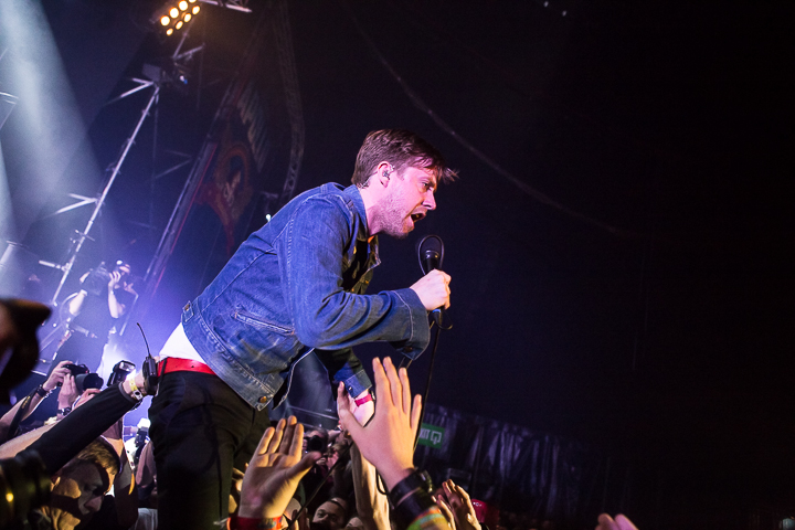 Kaiser Chiefs @ Paaspop 2014, foto 25, foto's door Dorien Goetschalckx - FrontView Magazine
