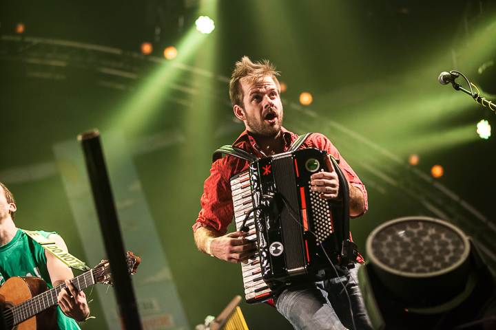La Pegatina @ Paaspop 2014, foto 10, foto's door Dorien Goetschalckx - FrontView Magazine
