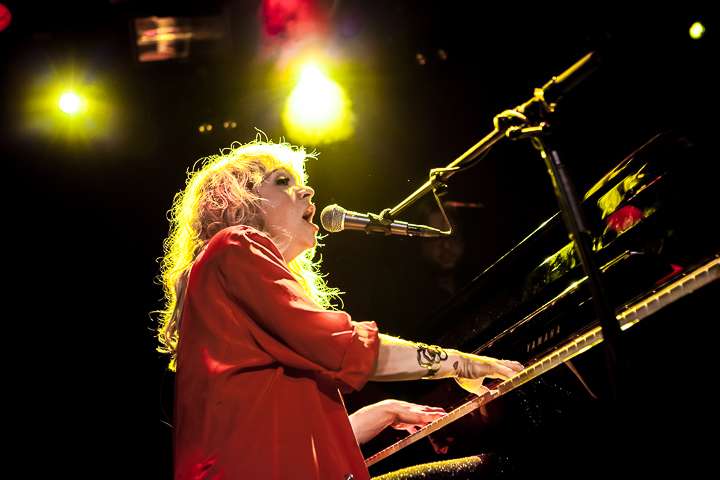 Jacqueline Govaert @ 013, foto 4, foto's door Dorien Goetschalckx - FrontView Magazine