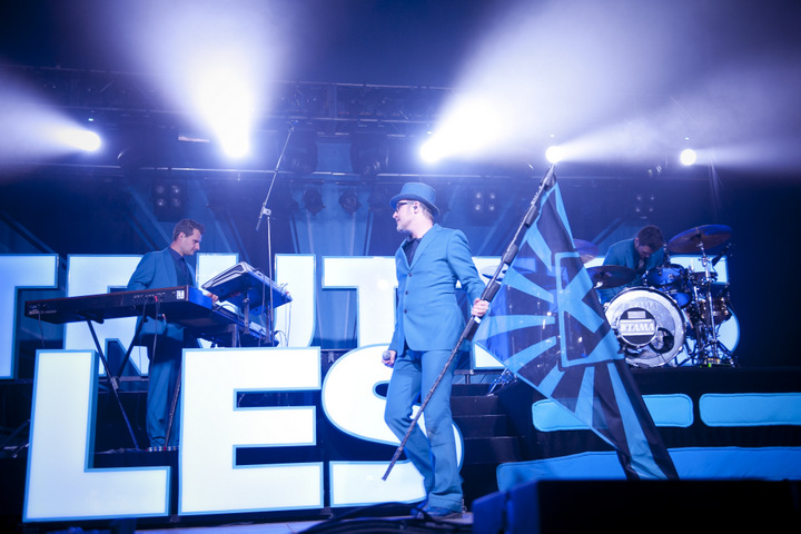 Les Truttes @ festival aan zee Depanne, picture 1, photographed by Devid Camerlynck - FrontView Magazine