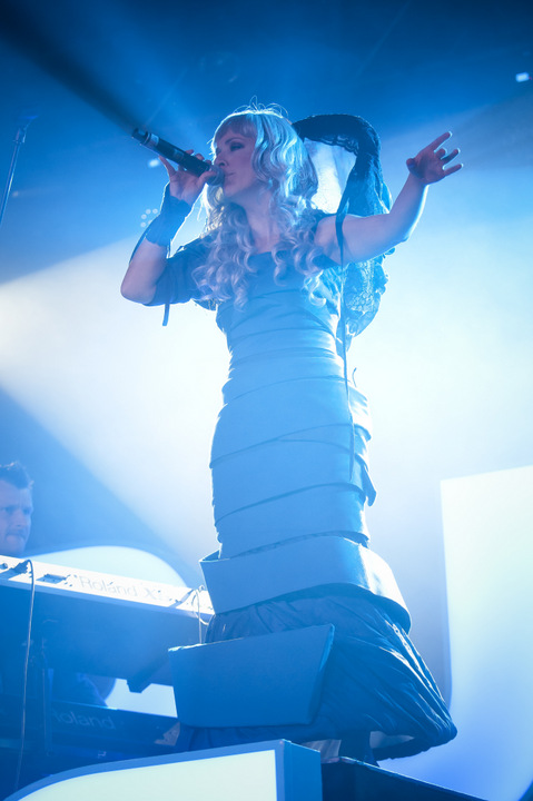 Les Truttes @ festival aan zee Depanne, picture 17, photographed by Devid Camerlynck - FrontView Magazine
