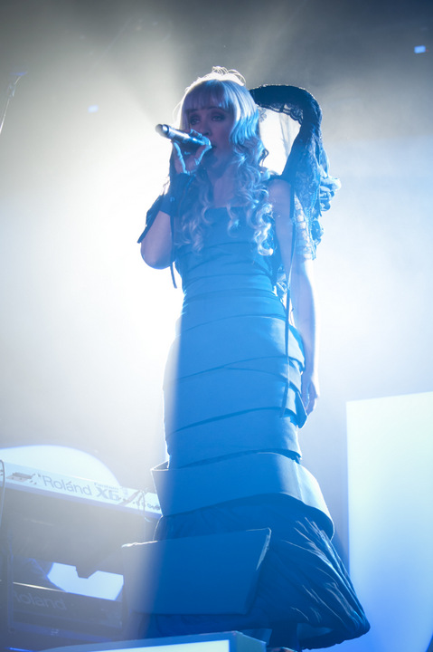 Les Truttes @ festival aan zee Depanne, picture 18, photographed by Devid Camerlynck - FrontView Magazine