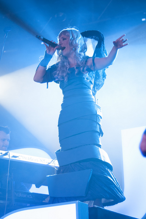 Les Truttes @ festival aan zee Depanne, picture 20, photographed by Devid Camerlynck - FrontView Magazine