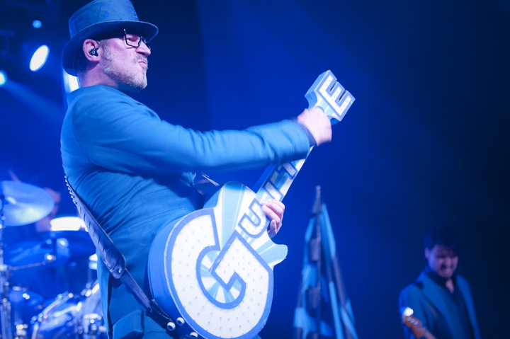 Les Truttes @ festival aan zee Depanne, picture 32, photographed by Devid Camerlynck - FrontView Magazine