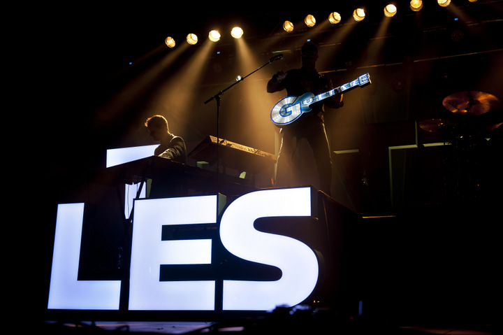 Les Truttes @ festival aan zee Depanne, picture 38, photographed by Devid Camerlynck - FrontView Magazine