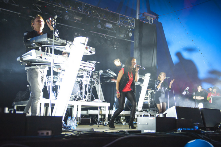 Milk Inc. @ festival aan zee Depanne, picture 15, photographed by Devid Camerlynck - FrontView Magazine
