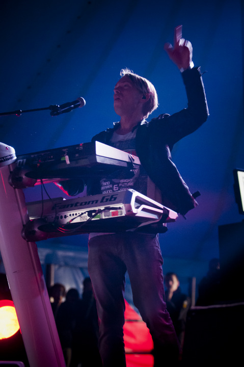 Milk Inc. @ festival aan zee Depanne, picture 25, photographed by Devid Camerlynck - FrontView Magazine