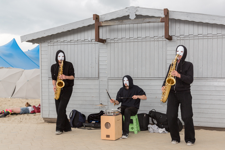 Murgafanfare Agrum & Straatanimatie @ festival aan zee De Panne, foto 25, foto's door Guy Danneels - FrontView Magazine