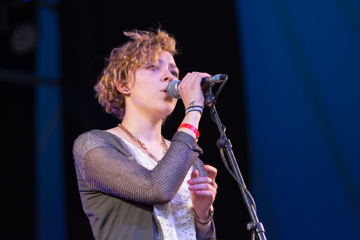 Paulien Mathues @ festival aan zee De Panne, foto 4, foto's door Guy Danneels - FrontView Magazine