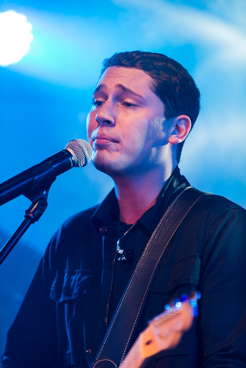 Cris Cab Live in The Qube, picture 1, photographed by Jonas Wallecan - FrontView Magazine