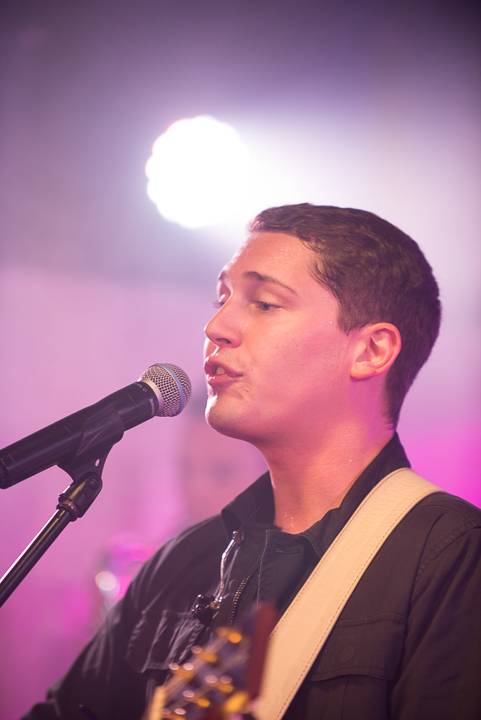 Cris Cab Live in The Qube, picture 6, photographed by Jonas Wallecan - FrontView Magazine