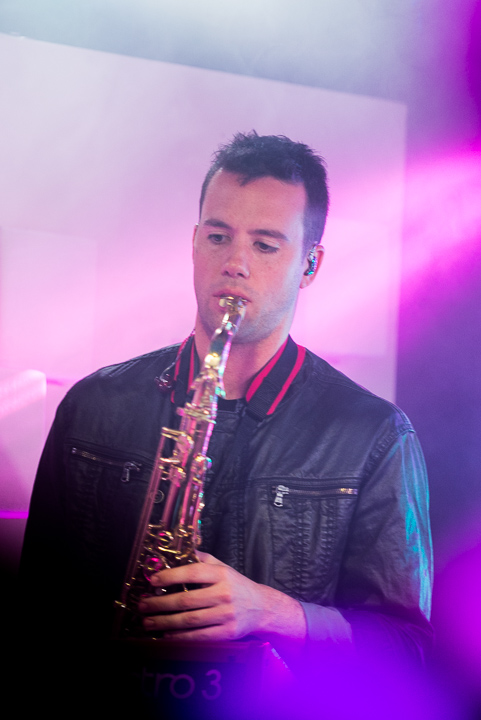 Cris Cab Live in The Qube, picture 7, photographed by Jonas Wallecan - FrontView Magazine