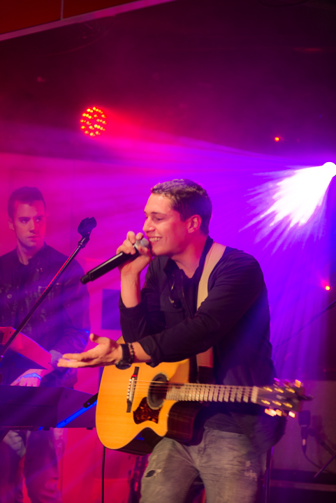 Cris Cab Live in The Qube, picture 11, photographed by Jonas Wallecan - FrontView Magazine