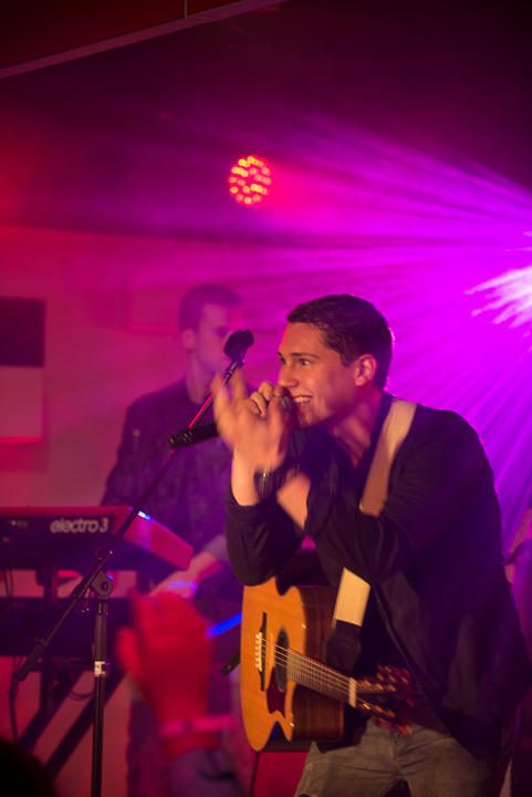 Cris Cab Live in The Qube, picture 12, photographed by Jonas Wallecan - FrontView Magazine