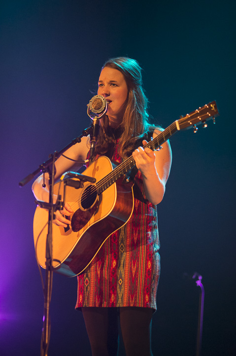 Della Mae @ De Roma, picture 1, photographed by Steven Stausens - FrontView Magazine