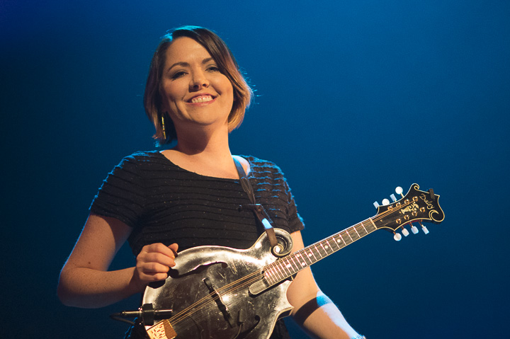 Della Mae @ De Roma, picture 3, photographed by Steven Stausens - FrontView Magazine