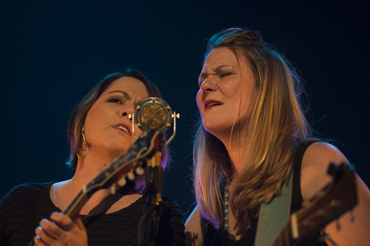 Della Mae @ De Roma, picture 7, photographed by Steven Stausens - FrontView Magazine