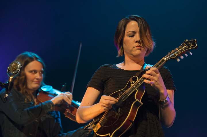Della Mae @ De Roma, picture 9, photographed by Steven Stausens - FrontView Magazine