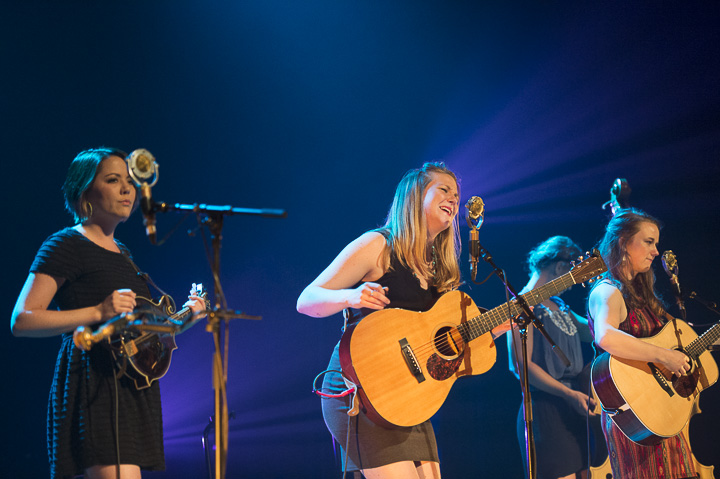 Della Mae @ De Roma, picture 11, photographed by Steven Stausens - FrontView Magazine