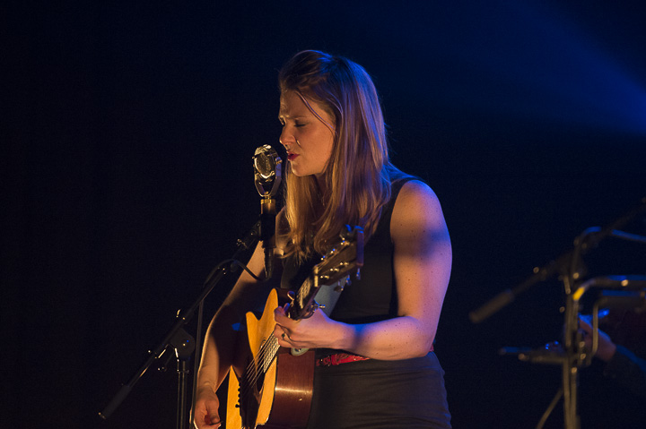 Della Mae @ De Roma, picture 15, photographed by Steven Stausens - FrontView Magazine