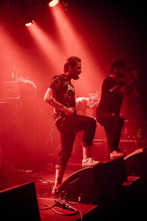 Issues @ Ancienne Belgique, picture 1, photographed by Dorien Goetschalckx - FrontView Magazine