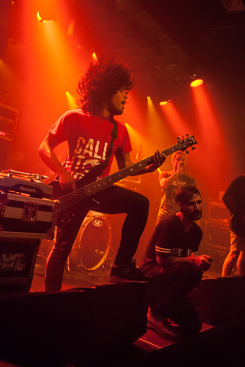 Issues @ Ancienne Belgique, picture 2, photographed by Dorien Goetschalckx - FrontView Magazine
