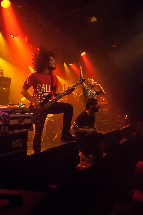 Issues @ Ancienne Belgique, picture 3, photographed by Dorien Goetschalckx - FrontView Magazine