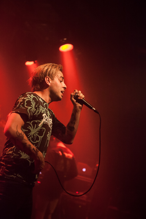 Issues @ Ancienne Belgique, picture 4, photographed by Dorien Goetschalckx - FrontView Magazine
