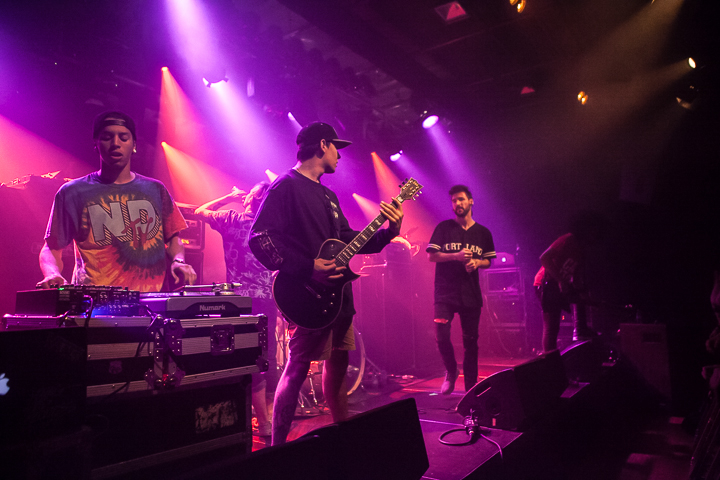 Issues @ Ancienne Belgique, picture 6, photographed by Dorien Goetschalckx - FrontView Magazine