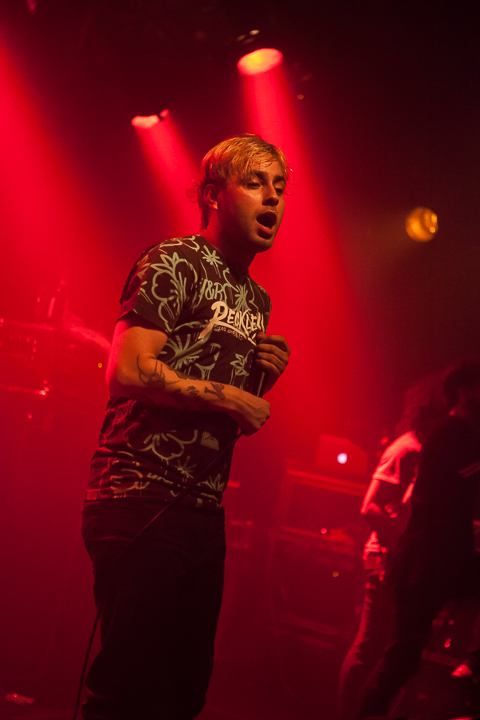 Issues @ Ancienne Belgique, picture 16, photographed by Dorien Goetschalckx - FrontView Magazine