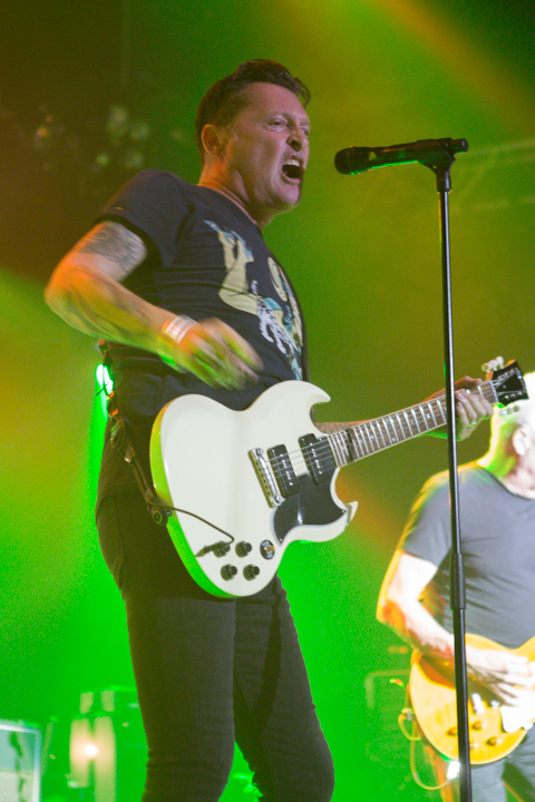 Golden Earring @ 013 Tilburg, picture 3, photographed by FrontView Magazine