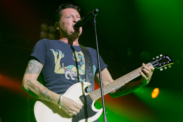 Golden Earring @ 013 Tilburg, picture 6, photographed by FrontView Magazine