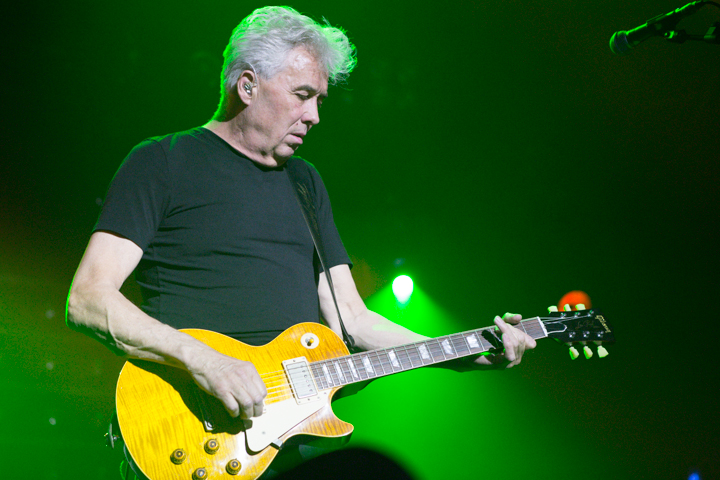 Golden Earring @ 013 Tilburg, picture 7, photographed by FrontView Magazine