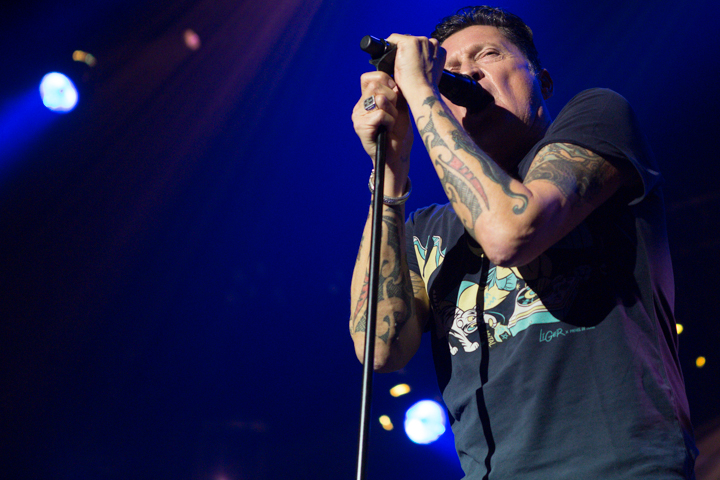 Golden Earring @ 013 Tilburg, picture 14, photographed by FrontView Magazine