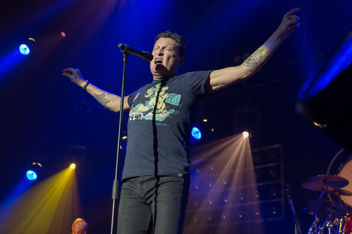 Golden Earring @ 013 Tilburg, picture 16, photographed by FrontView Magazine